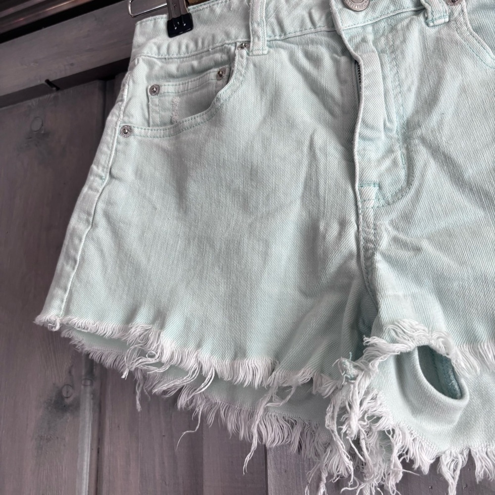 American Eagle Beachy Blue Raw Hem Denim Jean Shorts Stretch Size‎ 6 - Picture 2 of 5